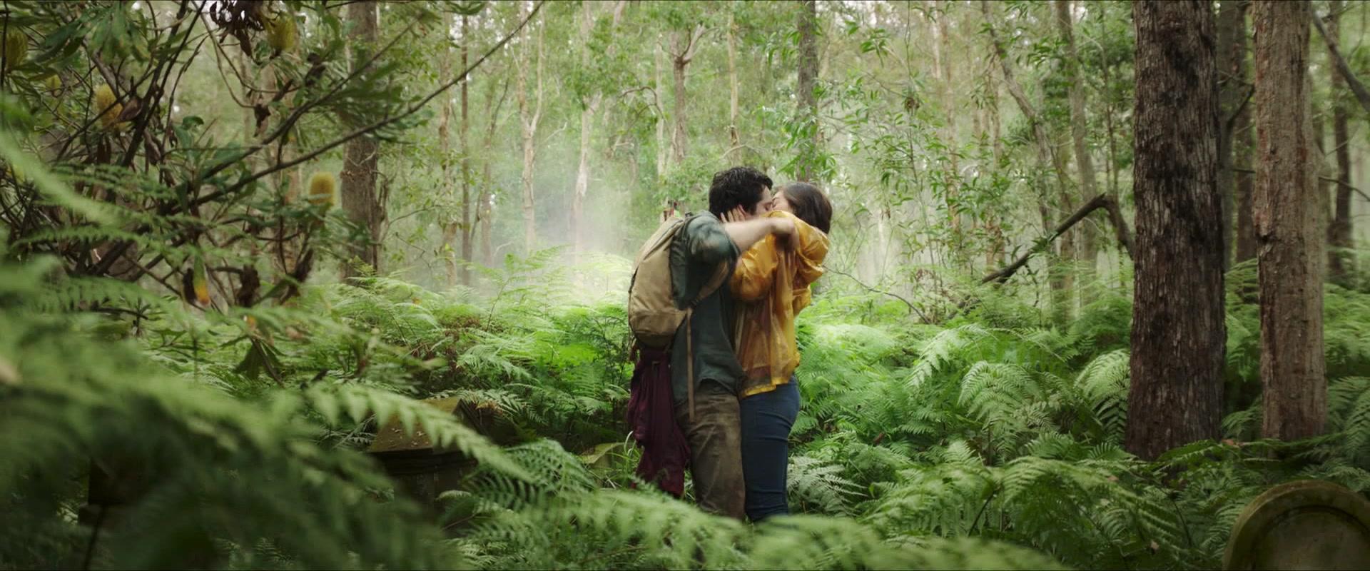 Фильм Любовь и монстры (2020)