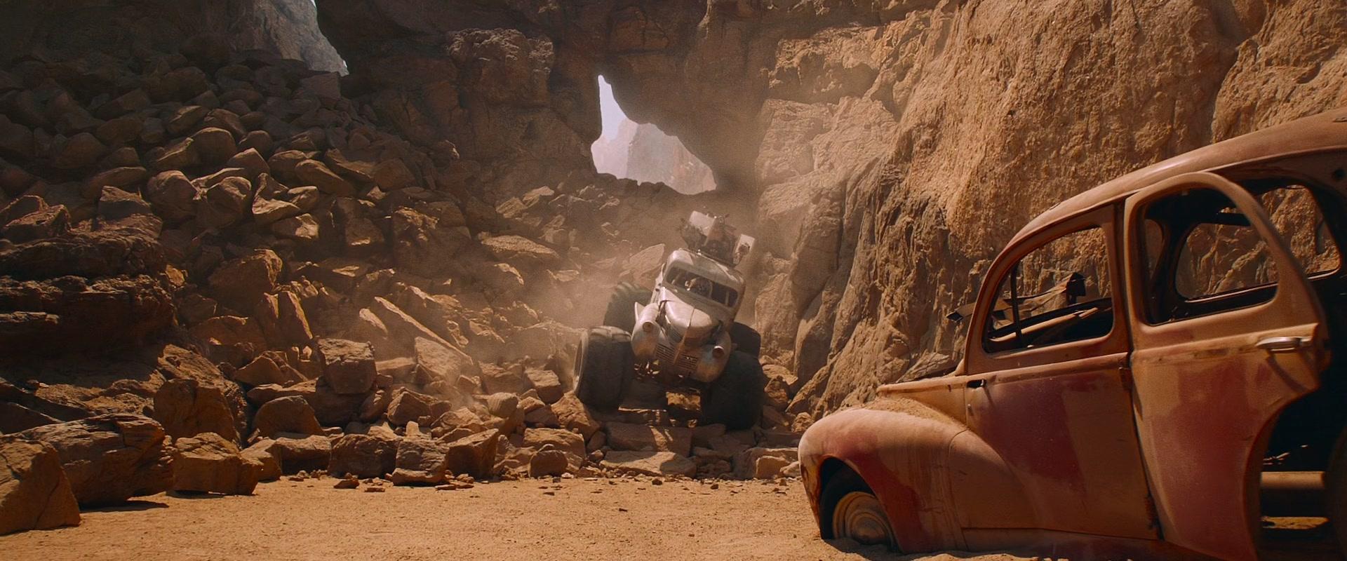 Фильм Безумный Макс: Дорога ярости (2015)