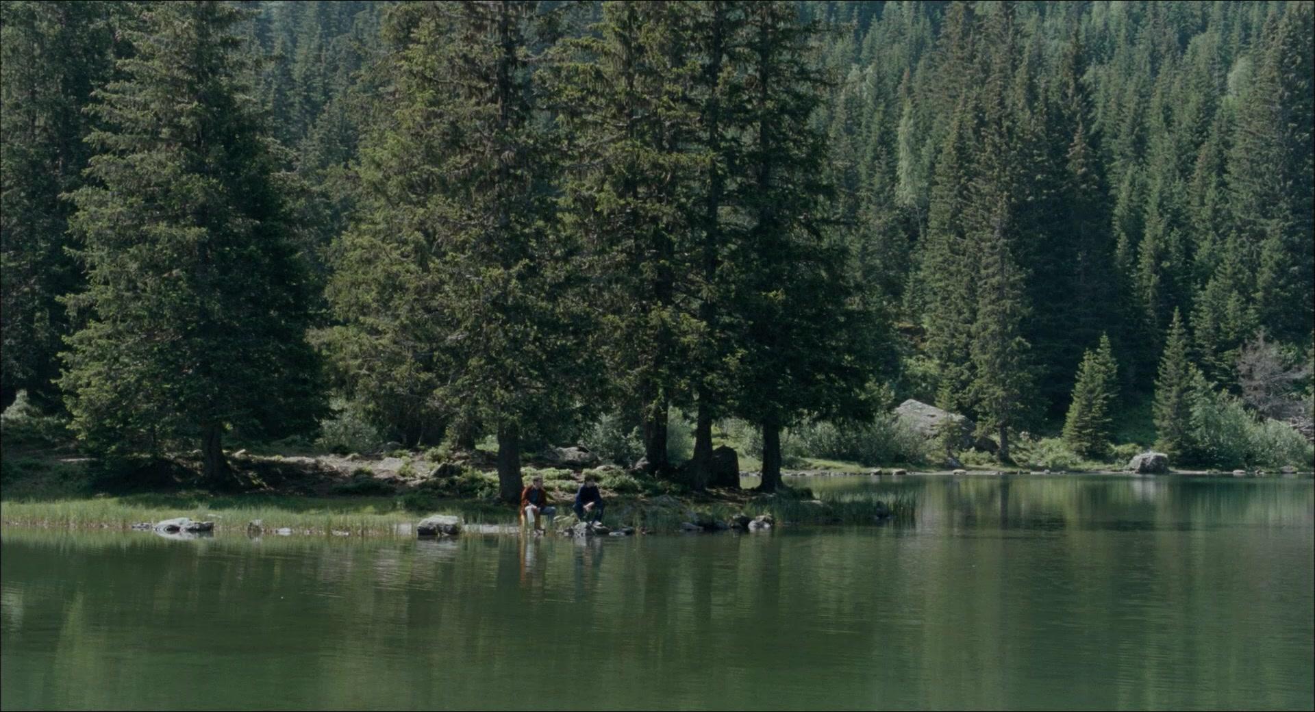 Фильм Далеко по соседству (2010)