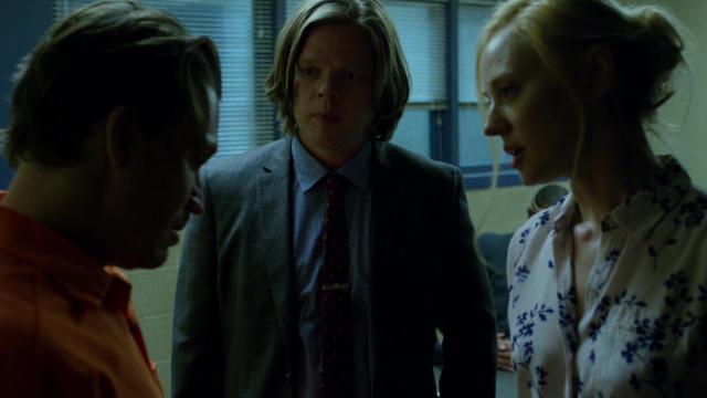 Dogs to a Gunfight - 2 серия, 2 сезона, сериала Сорвиголова (2015)