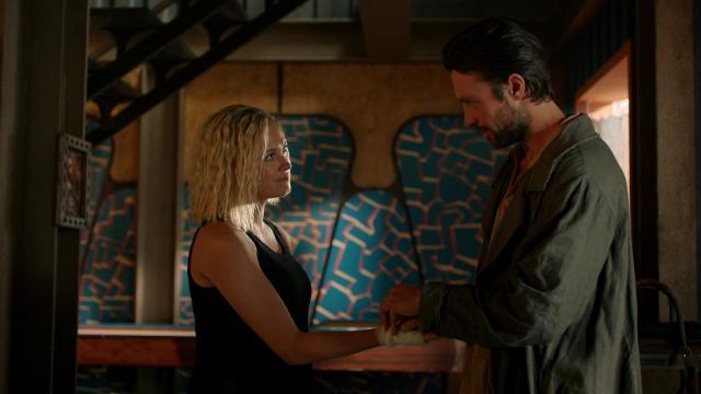 Лицо за стеклом - 4 серия, 6 сезона, сериала Сотня (2014)