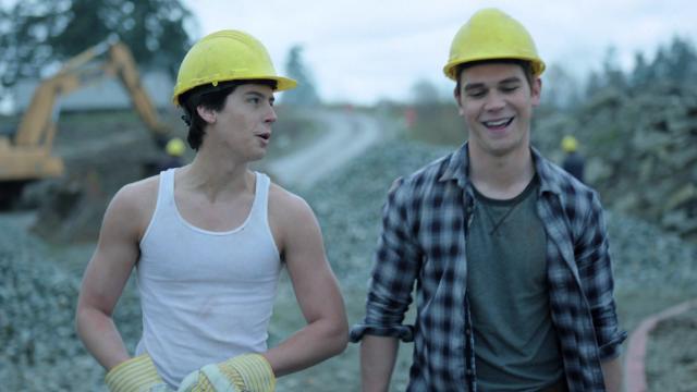Chapter Eight: The Outsiders - 8 серия, 1 сезона, сериала Ривердэйл (2017)