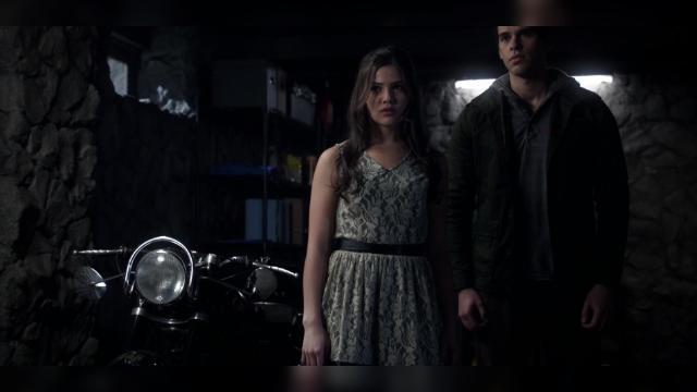 Reigning Pain in New Orleans - 9 серия, 1 сезона, сериала Древние (2013)