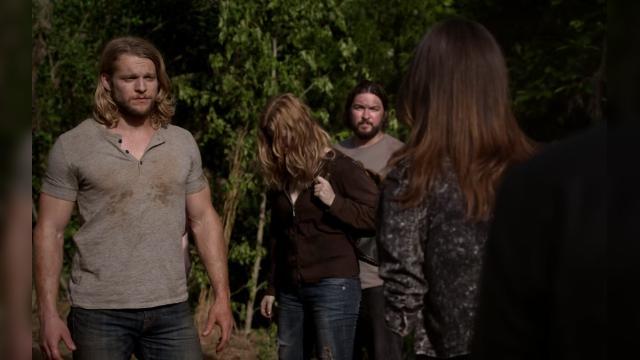 Alive and Kicking - 2 серия, 2 сезона, сериала Древние (2013)