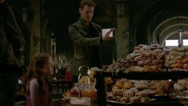 Queen Death - 9 серия, 4 сезона, сериала Древние (2013)