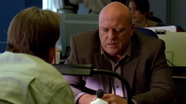 Синий мет на чёрном рынке - 7 серия, 2 сезона, сериала Во все тяжкие (2008)