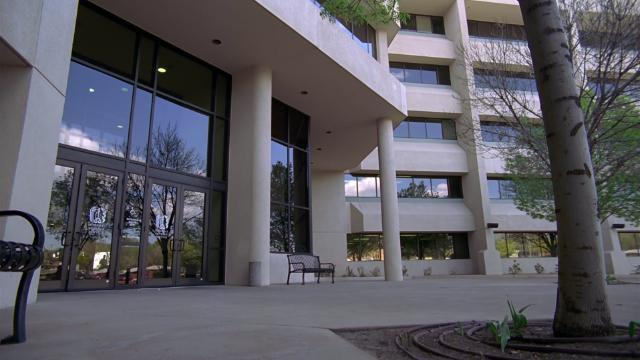 Жучок - 9 серия, 4 сезона, сериала Во все тяжкие (2008)