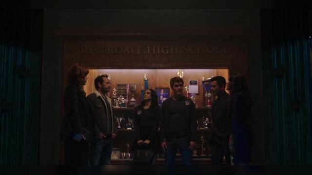Chapter Thirty: The Noose Tightens - 17 серия, 2 сезона, сериала Ривердэйл (2017)