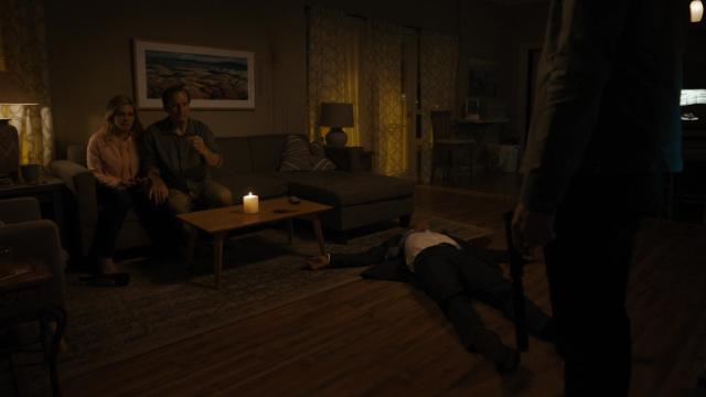 Point and Shoot - 8 серия, 6 сезона, сериала Лучше звоните Солу (2015)