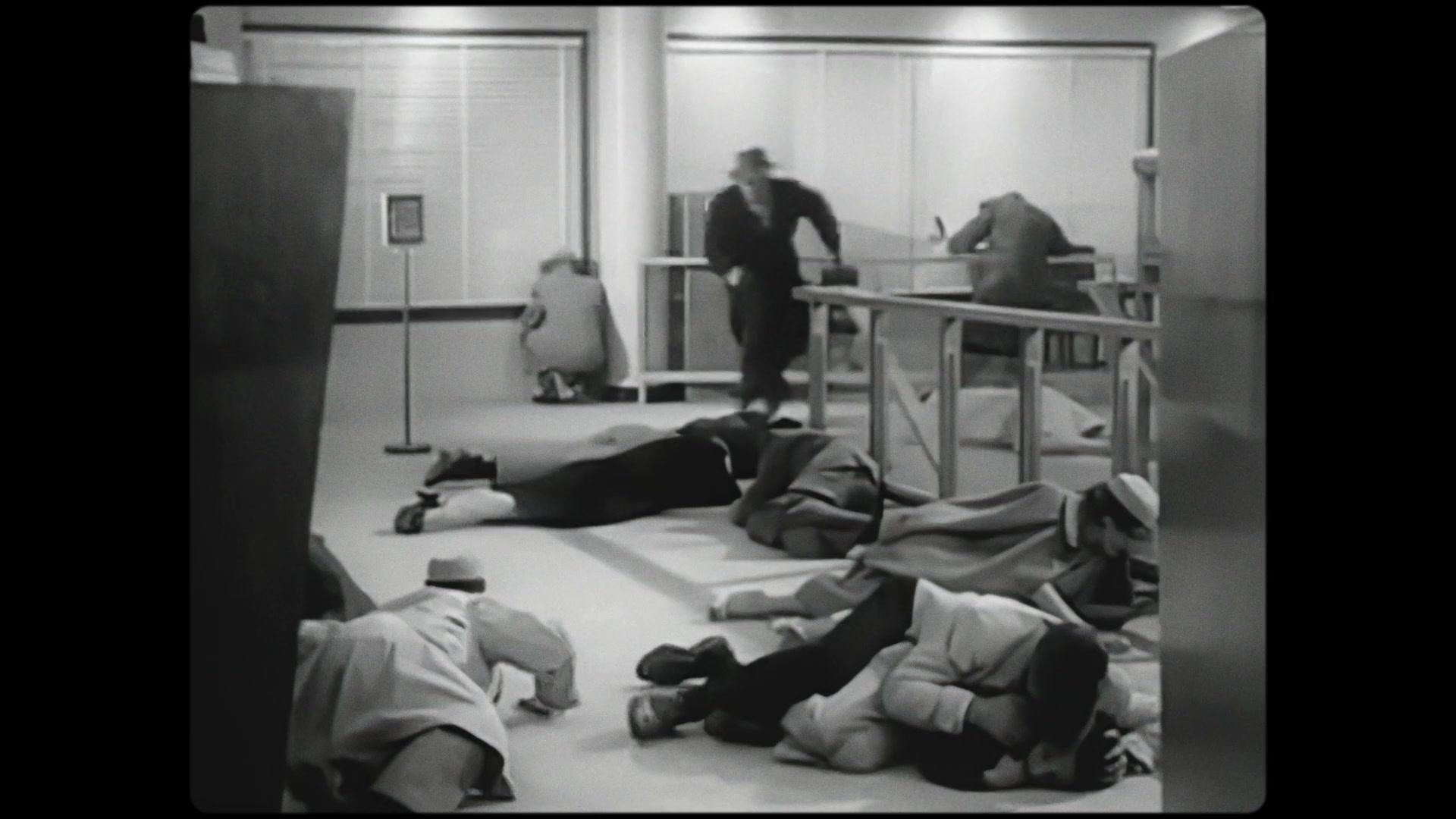 Фильм Из-под носа: Последнее великое ограбление (2022)