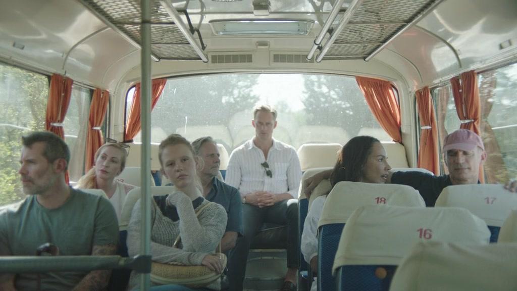 Фильм Бескрайний бассейн (2023)