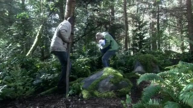 Wake-Up Call: Part 2 - 2 серия, 2 сезона, сериала Четыре тысячи четыреста (2004)