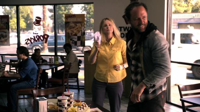 Pilot - 1 серия, 1 сезона, сериала Большая буква «Р» (2010)