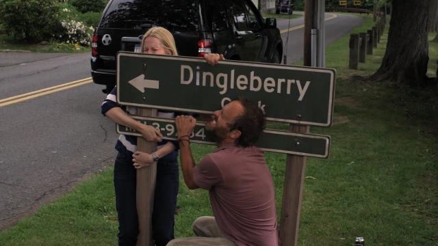 Two for the Road - 7 серия, 1 сезона, сериала Большая буква «Р» (2010)