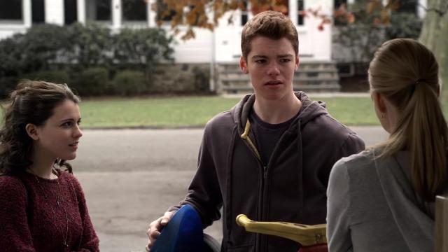 Musical Chairs - 2 серия, 2 сезона, сериала Большая буква «Р» (2010)