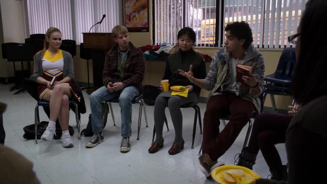 What’s Your Story? - 2 серия, 3 сезона, сериала Большая буква «Р» (2010)