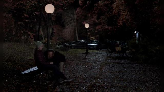 You Can't Take It With You - 2 серия, 4 сезона, сериала Большая буква «Р» (2010)