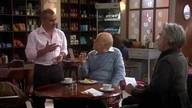 Tom Moves Out - 3 серия, 2 сезона, сериала Старые перцы (2009)