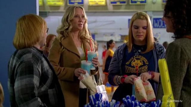 'Doris is Dead' or 'Are We Rich or Are We Poor?' - 6 серия, 1 сезона, сериала Жеребец (2009)