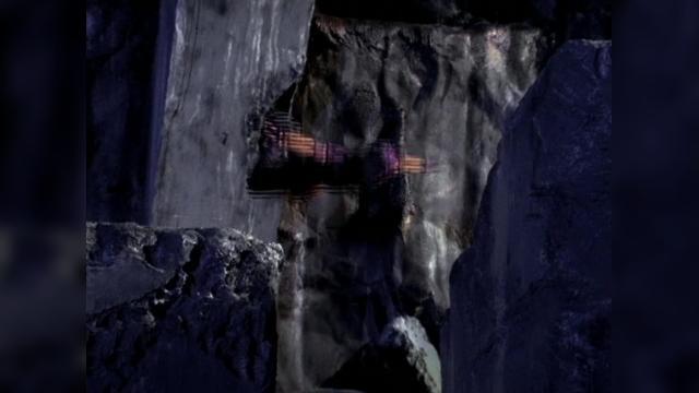 Taking the Stone - 3 серия, 2 сезона, сериала Далеко во Вселенной (1999)