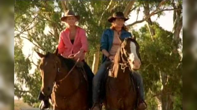 Taking Flight - 18 серия, 5 сезона, сериала Дочери Маклеода (2001)