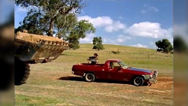 All the Wrong Places - 2 серия, 7 сезона, сериала Дочери Маклеода (2001)