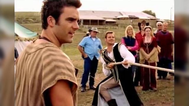 Knight in Shining Armour - 27 серия, 7 сезона, сериала Дочери Маклеода (2001)