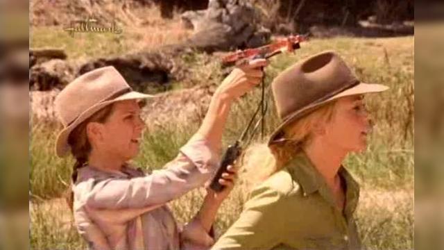 For Love or Money - 22 серия, 4 сезона, сериала Дочери Маклеода (2001)