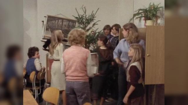 Dárek k Vánocům - 9 серия, 1 сезона, сериала Мы все обязательно посещающие школу (1984)