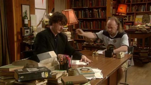 Elephants and Hens - 2 серия, 3 сезона, сериала Книжный магазин Блэка (2000)