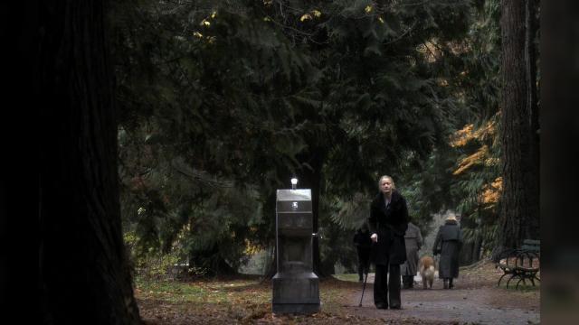 False Labor - 13 серия, 1 сезона, сериала Каприка (2009)