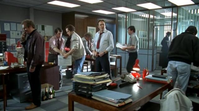 Alex's Big Day - 8 серия, 1 сезона, сериала Прах к праху (2008)