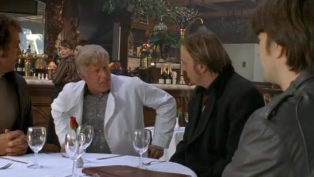 Over the Hill - 6 серия, 1 сезона, сериала Прах к праху (2008)