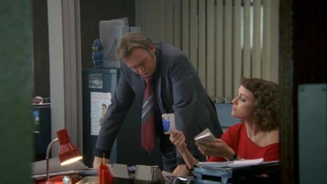 Nothing Changes - 3 серия, 1 сезона, сериала Прах к праху (2008)