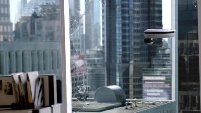 Are You Receiving? - 3 серия, 1 сезона, сериала Почти человек (2013)