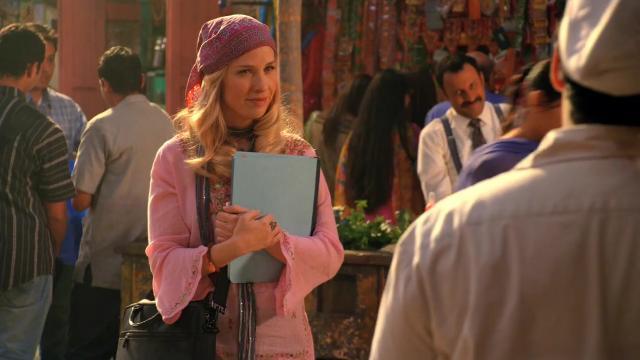 Charlie Curries A Favor From Todd - 19 серия, 1 сезона, сериала Сбежавшая работа (2010)