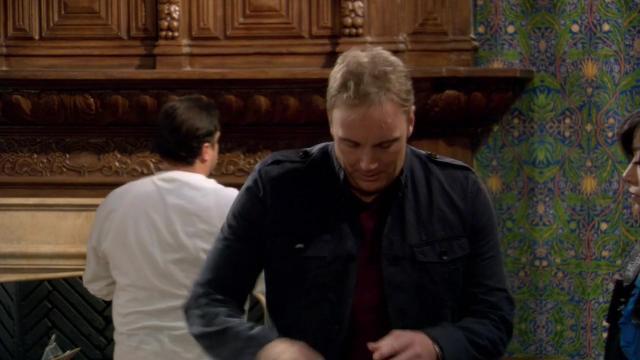 Gary and Dennis' Sister - 14 серия, 1 сезона, сериала Холостяк Гари (2008)