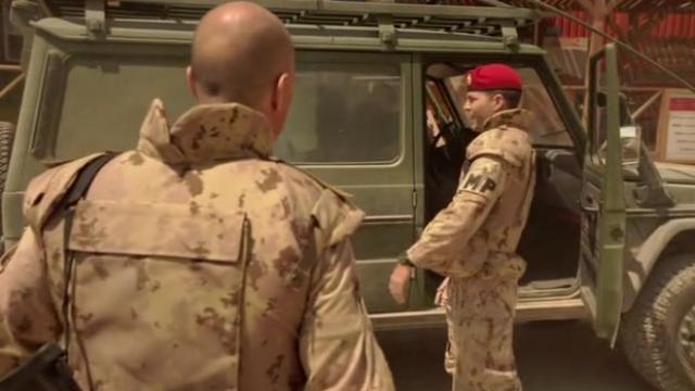 Shifting Sands - 9 серия, 1 сезона, сериала Военный госпиталь (2011)