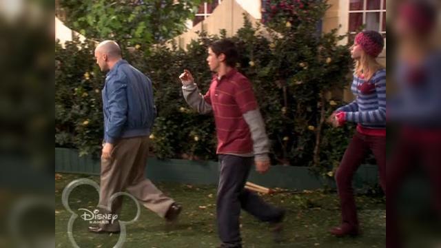 The Giggle - 3 серия, 2 сезона, сериала Фил из будущего (2004)