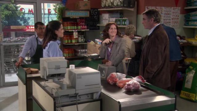 The Coffeemaker - 19 серия, 1 сезона, сериала Долго и счастливо (2006)