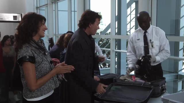 The Mile High Job - 8 серия, 1 сезона, сериала Грабь награбленное (2008)