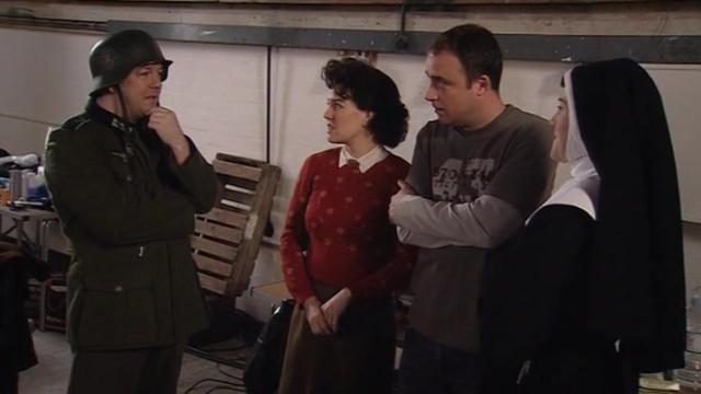 Кейт Уинслет - 3 серия, 1 сезона, сериала Массовка (2005)