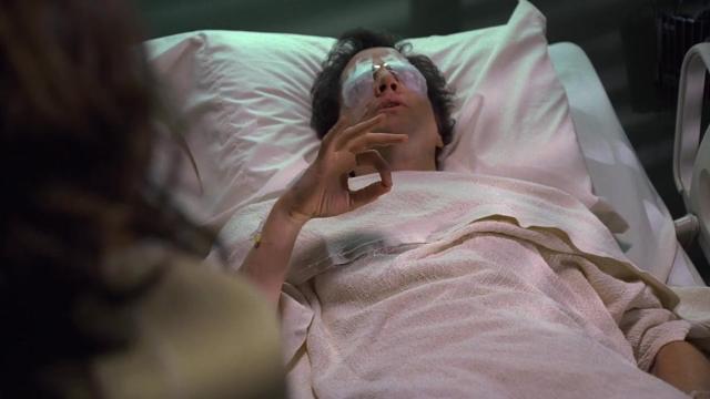 Firestarter - 1 серия, 4 сезона, сериала Говорящая с призраками (2005)
