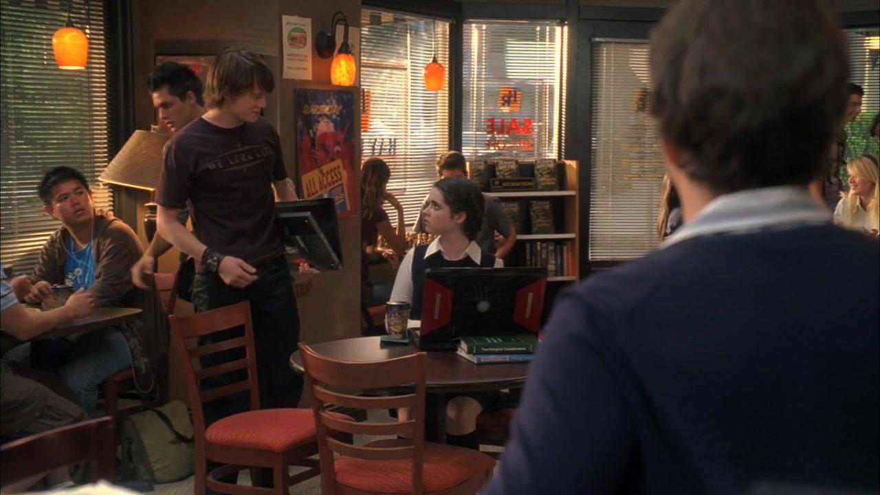 Сериал Говорящая с призраками (2005) 4 сезон 3 эпизод