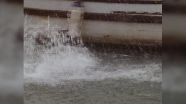 Undesirables - 16 серия, 1 сезона, сериала Первая волна (1998)