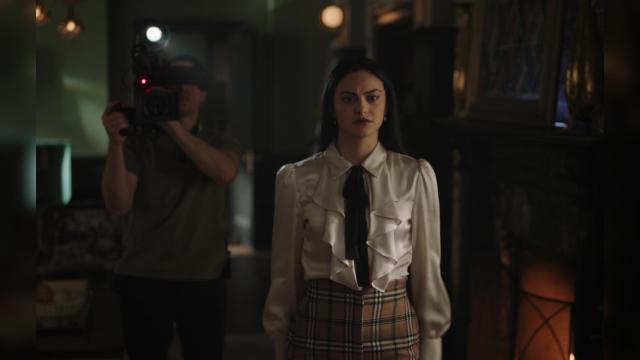 Chapter One Hundred and Two: Death at a Funeral - 7 серия, 6 сезона, сериала Ривердэйл (2017)