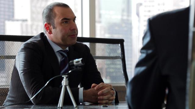 Identity Crisis - 8 серия, 1 сезона, сериала Форс-мажоры (2011)