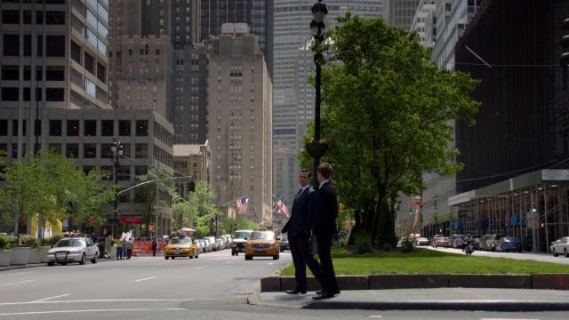 Inside Track - 3 серия, 1 сезона, сериала Форс-мажоры (2011)