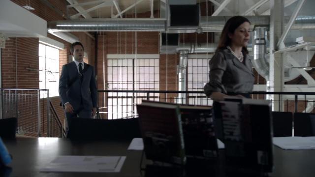 She Knows - 1 серия, 2 сезона, сериала Форс-мажоры (2011)