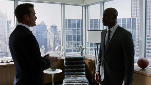 Leveraged - 4 серия, 4 сезона, сериала Форс-мажоры (2011)